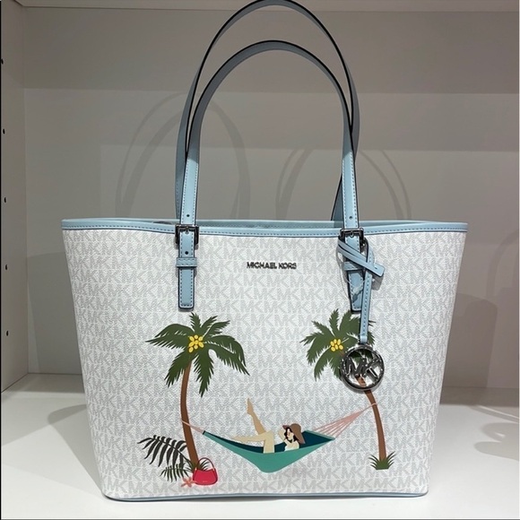 MICHAEL KORS
Jet Set Girls Travel Medium Printed Logo
Tote Bag - Picture 1 of 4